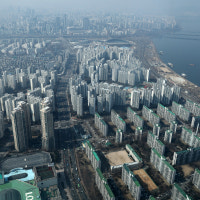 ‘토허제’ 피한 틈새 투자…잠실 아파트 경매에 27명 몰린 이유