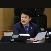 與 “15억이면 서민아파트… 정책 달라진 것 없는데 주거사다리 비판”