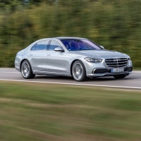 4400억대 사기범 도피시킨 ‘칠성파’ 조직원…억대 벤츠·현금 갈취도