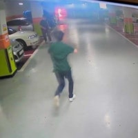 “아빠들은 용감했다” 아파트 지하주차장 차량 화재 현장 뛰어간 세...