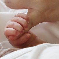 또 발견된 사각지대… ‘유령 아기’ 2200명 더 있다