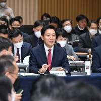 오세훈, 공원 규제 철폐해 ‘입체공원’ 만드는 미아동 재개발 현장 방...