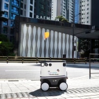 요즘 아파트, 음악회 열고 세차해주고 반찬은 로봇이 배달