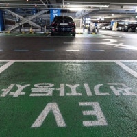 “전기차 주차장, 지상 옮기면 돈 준다”...전국서 대책 마련 나섰다