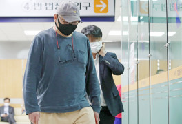 ‘특수협박’ 혐의 정창욱 셰프, 1심서 징역 10월 실형