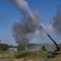 6년 만의 포사격 훈련…“아파트 단톡방도 불났어요”