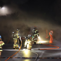 인천 아파트 지하서 전기차 추정 화재…4시간 넘게 안 꺼진다