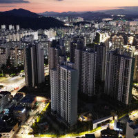 아무도 아무도 없는, 쓸쓸한 아파트