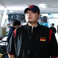 강풀 유니버스의 수명… '조명가게'에 달렸다