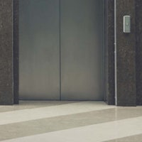 택배·배달 다 끊겼다...승강기 멈춘 아파트 입주민 '분통'