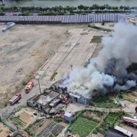 아파트 옆 건물에서 불...연기 퍼지며 신고 잇따라