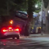 인천에서 신호위반 버스-택시 충돌...대전 아파트 화재