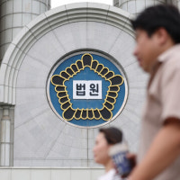 아파트 24층서 조카 던지고