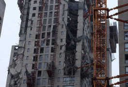 광주 아파트 공사장 외벽 붕괴…1명 부상 · 차량 10여 대 매몰
