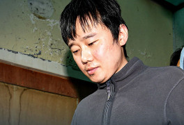 '불법 촬영 · 스토킹' 전주환, 9년형 선고