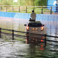 강화도 아파트 담장 붕괴…김포 저수지 범람 위기에 주민대피
