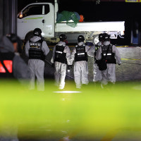 '전기차 화재' 아파트 4일째 단전·단수…찜통더위 속 고통