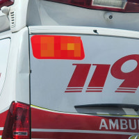 기대고 있던 담장이 '우르르'…여성 2명 추락 부상