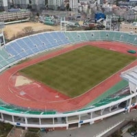 100년 역사 허물고 아파트?…부산 구덕운동장 재개발 논란