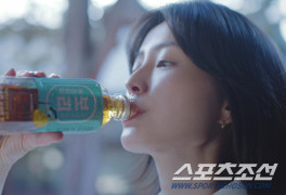 코카-콜라사 ‘태양의 원차 주전자차’, 배우 ‘정유미’ 모델 발탁