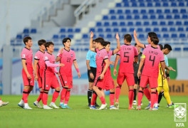 '디펜딩 챔피언' 한국, 일본에 선제골 허용…전반 0-1 마감