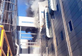 청주 오창 2차전지 공장 화재, 3명 구조·1명 고립