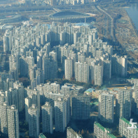 치솟는 집값에