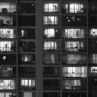 새벽시간 아파트에 등장한 '알몸남'…