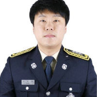 쉬는날 목욕탕에서 80대 심정지 노인 구한 소방관