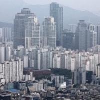 서울 집값 뛰자… 경기 매매가 반년 만에 반등