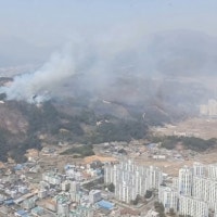 울산 울주 언양 산불 1단계… 헬기 3대·인력 300여명 투입