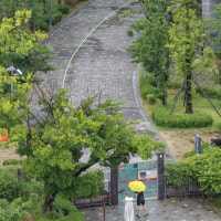 입주민 재산권에 가로막힌 아파트 공공보행로