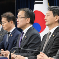 서울아파트 ‘불장’ 조짐에…정부 “시장과열시 특단 조치 강구”