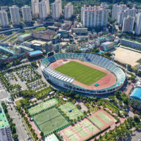 “구덕운동장 아파트 물러서긴 했지만…” 속 끓이는 부산시