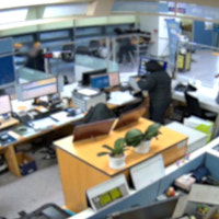 부산서 머리에 기름 부으며 경찰서 들어선 60대 체포… “수사 결과에 ...