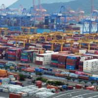 “부산항, 일본 환적화물·중국 해상특송 수요 잡아야”