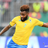 '충격' 中서 뛰던 가봉 국대, 경기 앞두고 아파트 11층서 떨어져 사망