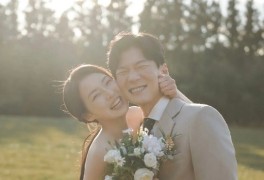 유정호♥차희, 웨딩사진 공개…미소가 똑닮은 예비부부