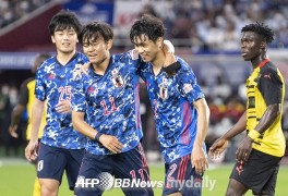 '쿠보 A매치 데뷔골' 일본, '한국 월드컵 상대' 가나 4-1 격파
