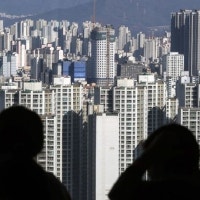 관망세로 거래 급감, 쌓이는 아파트 매물