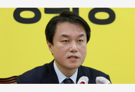 정의당 김종철 대표, 성추행 직위해제