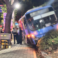 버스 인도 돌진‥아파트 화재로 11명 부상