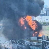 아파트 인근 마트서 부탄가스 연쇄 폭발…아수라장