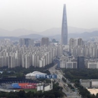 강남 아파트값 다시 뛰는데…오세훈, '토허제' 풀까