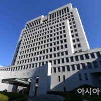 대법, 보궐선거 이틀 전 '오세훈 재개발 정책' 홍보문서 살포 유죄 판결 파기...