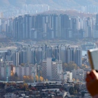 '53억' 초고가 아파트 매수한 외국인 부부, 수상하다 했더니…위법 의심...
