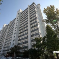 40년 산 집 떠나는 노인들…