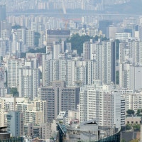 서울 아파트 가격 7개월 만에 상승 전환… “거래량 증가에 매물 호가 올라”