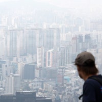 서울 아파트 시장 ‘냉기’ 언제까지 이어지나... “추가 금리인하가 관...