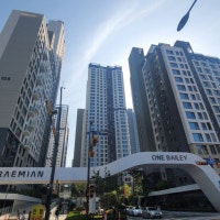 신고가 행진 반포 신축, 서울 전체 아파트값도 올렸다